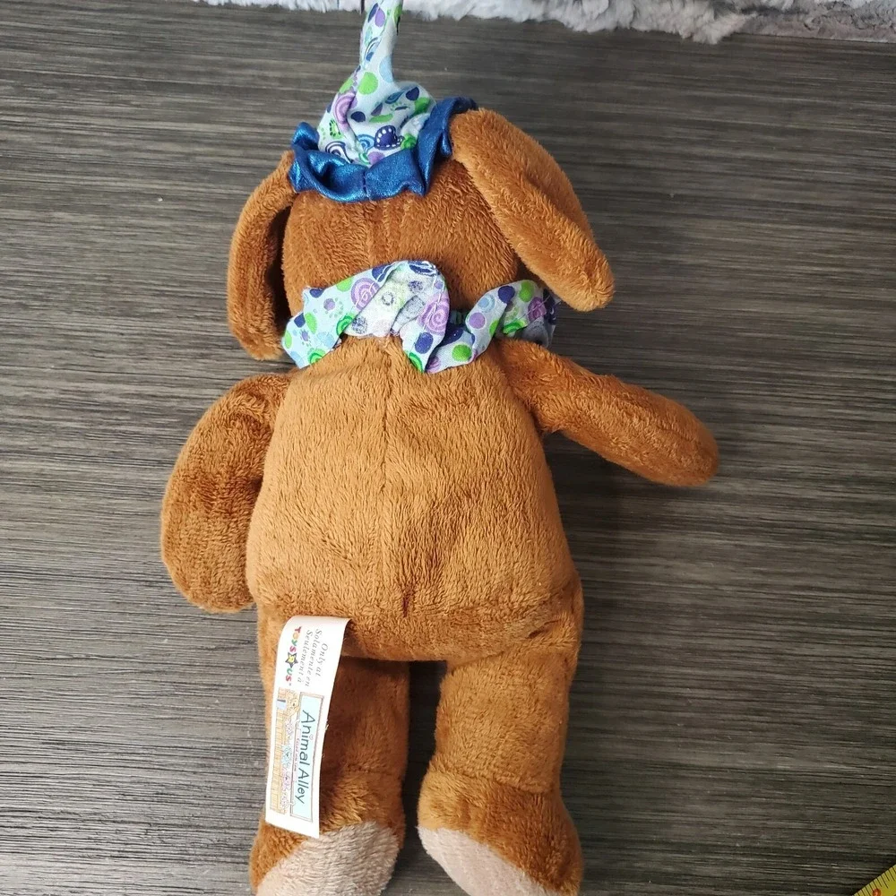 Toys R Us Animal Alley Happy Birthday Dog Gift MUSICAL Plush Stuffed Puppy w/Hat